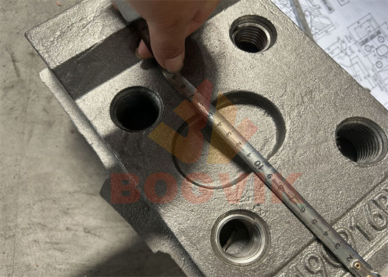 Metallmatrix aus hochlegierten Gießmetallen mit keramischen Einsätzen