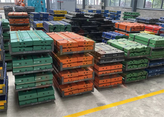 Verschiedene Materialien Hochmangan Martensitische Stahl Hochchrom Keramik Einsätze Blow Bar geeignet für verschiedene Zerkleinern